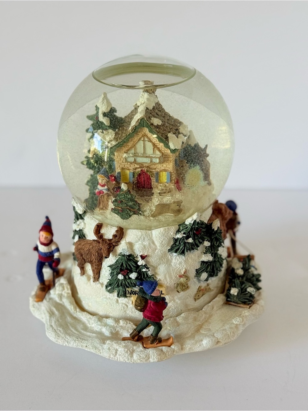 Pfaltzgraff Nordic Christmas Musical Motion Snow Globe Sleigh Ride Trail 2000 8”